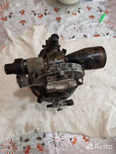 Старинный теодолит 1933г