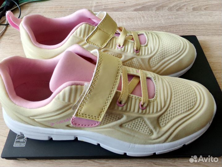 Кроссовки Demix 37 размер