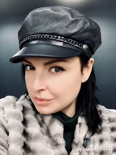 Кепка кожаная женская