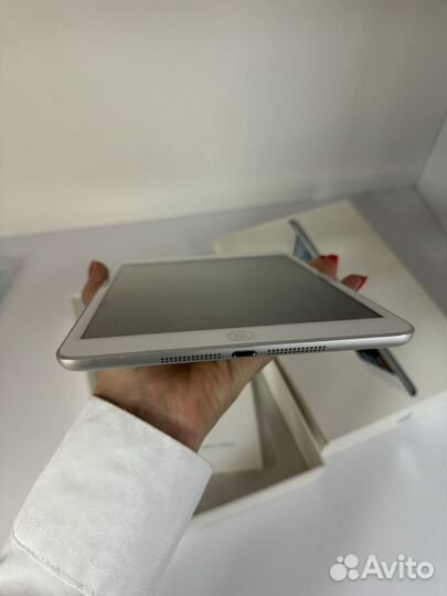 iPad mini 4 16gb wifi +cellular silver