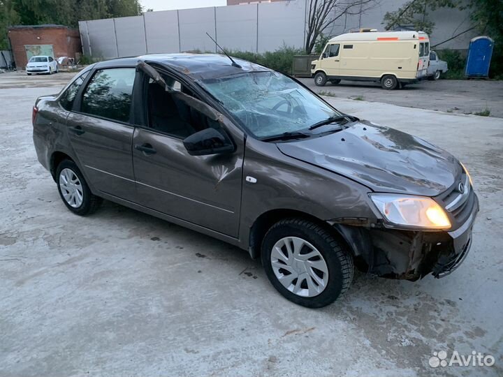 LADA Granta 1.6 AMT, 2018, битый, 90 000 км