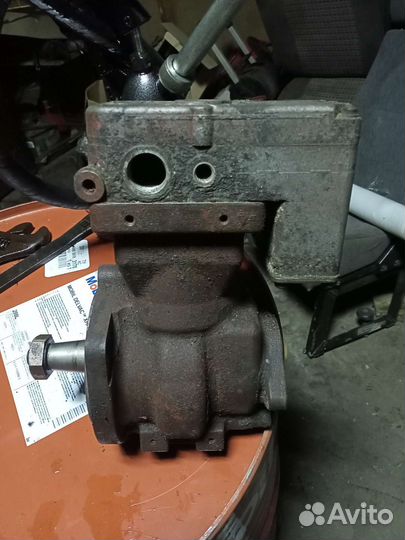 Компрессор воздушный автомобильный