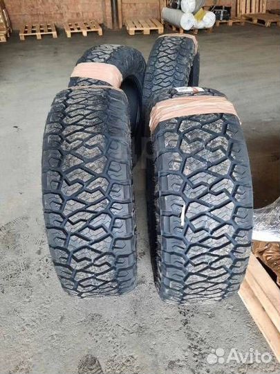 Maxxis AT-811 Razr AT 285/75 R16