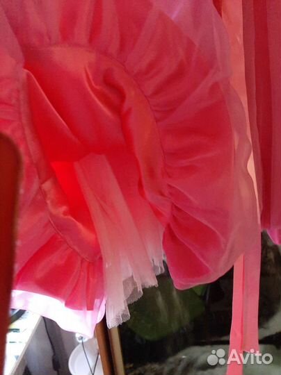 Нарядное платье для девочки 140