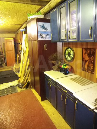 Гараж, > 30 м²