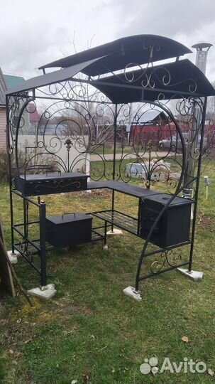 Кованый мангал с крышей