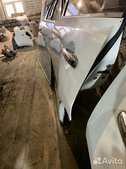 Дверь задняя левая Infiniti fx30 fx37 qx70 s51