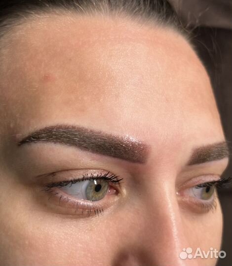 Модель на перманентный макияж бровей и губ