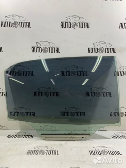 Стекло двери заднее правое Toyota Corolla 150 1ZR