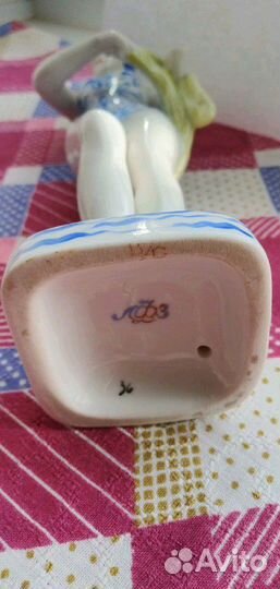 Фарфоровая статуэтка (лфз )