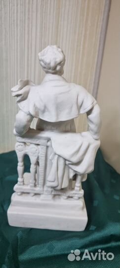 Статуэтка Пушкин Артель Керамик, фарфор бисквит