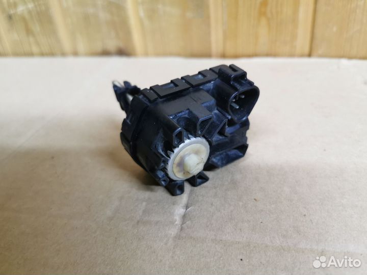 Корректор фары Toyota Camry 30