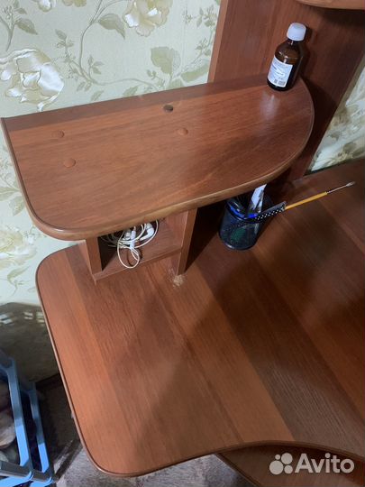 Компьютерный стол угловой