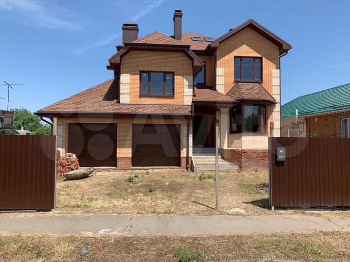 Дом 307 м² на участке 6,5 сот.