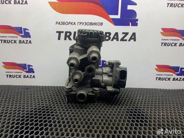 Кран управления тормозами прицепа