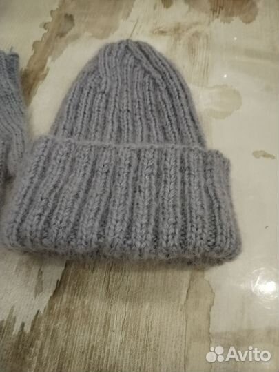 Комплект шапка и варежки женские