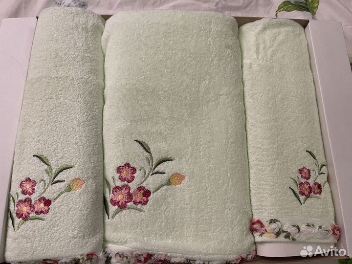 Подарочный набор полотенец новый