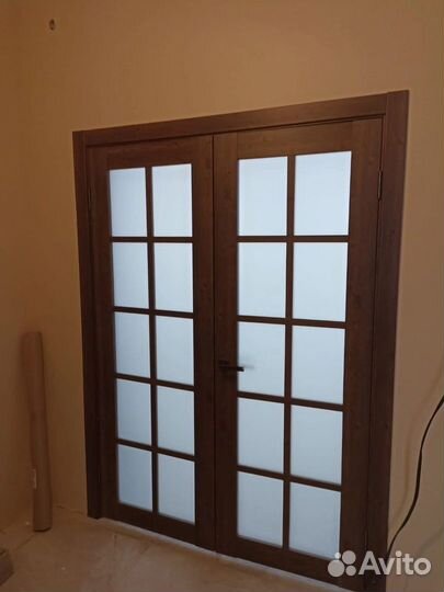 Дверь межкомнатная со стеклом