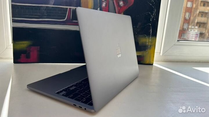 MacBook Pro 13 2020 i7/16/512