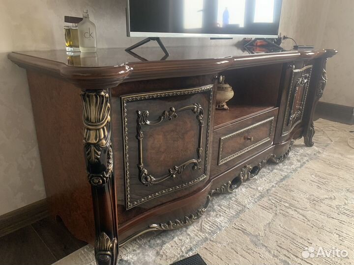 Тумба под телевизор