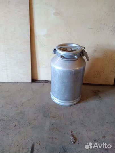 Молочный алюминиевый бидон