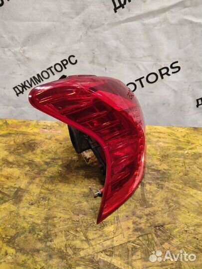 Фонарь задний левый Пежо 3008