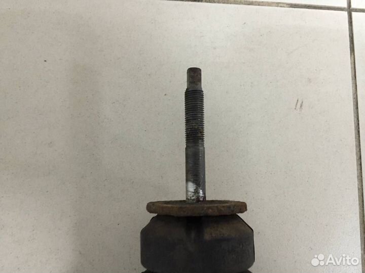 Амортизатор задний Renault Duster 2012