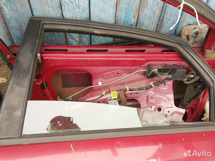 Стекло переднее левое, заднее левое шевро лачет