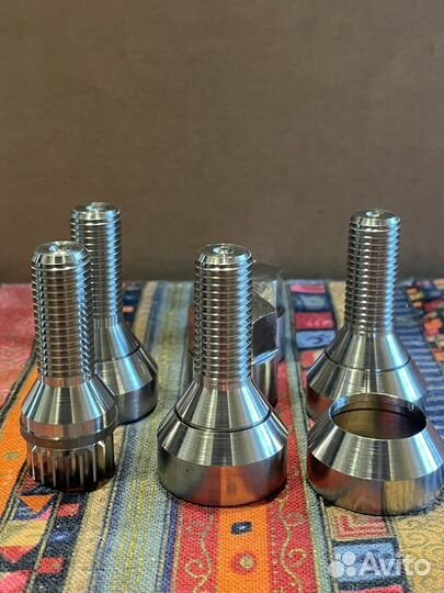 Титановые секретки на колеса
