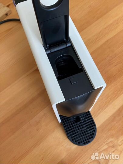 Кофемашина nespresso essenza mini