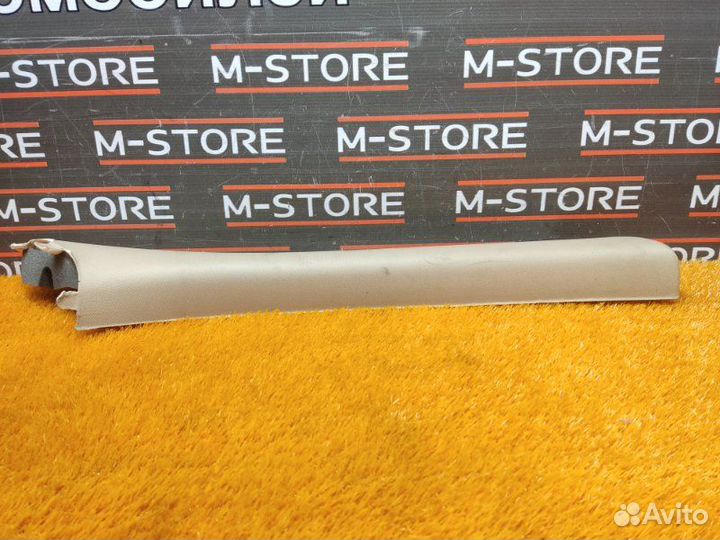 Обшивка стойки передняя правая Mercedes-Benz