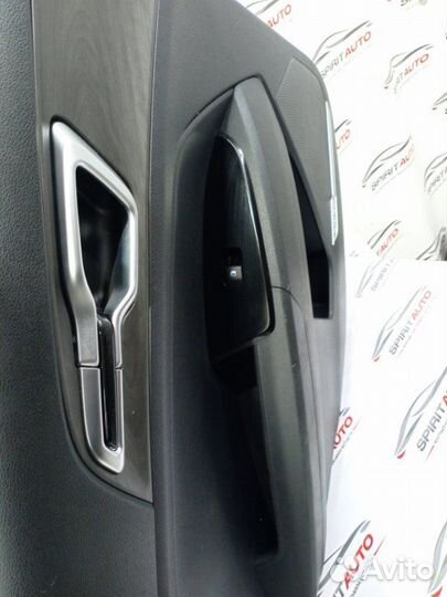 Обшивка двери задняя левая Kia Sportage 5