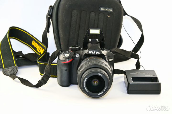 Nikon D3200 24.2MP зеркалка Kit AF-S VR 18-55