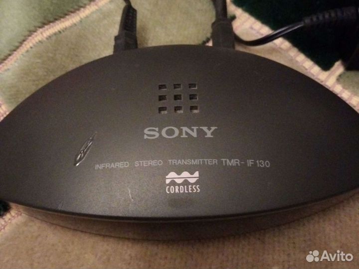 База для беспроводных наушников