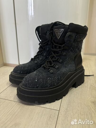 Ботинки Guess