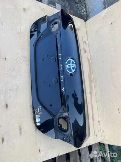 Крышка богажника Toyota camry v70 058