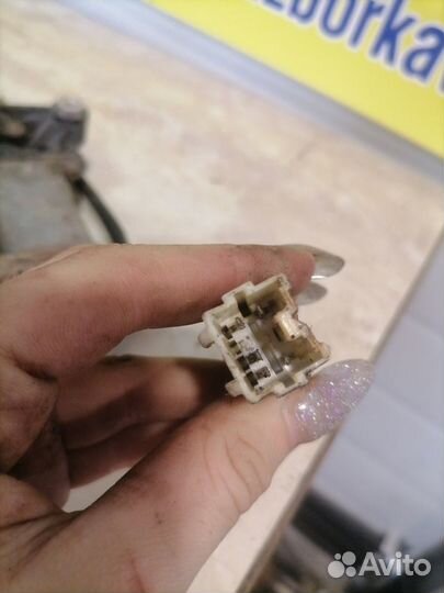 Стеклоподъемник передний правый Mitsubishi Galant