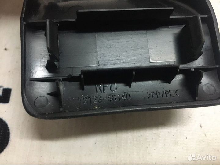 Накладка переднего сиденья прав. перед. Lexus RX45