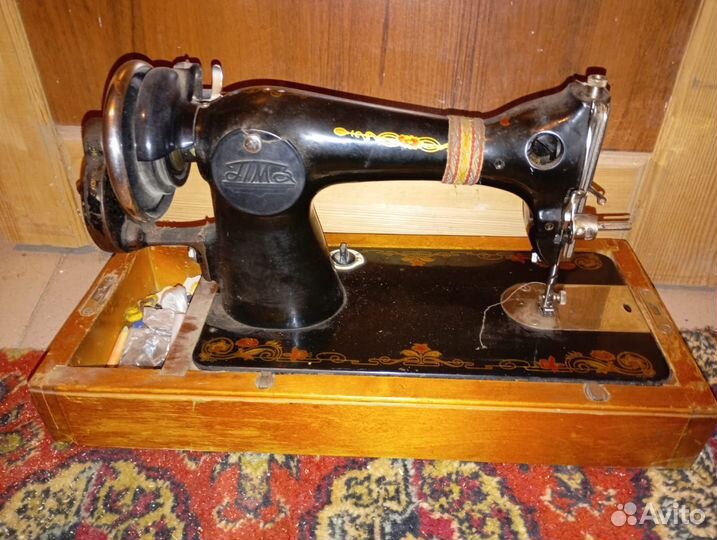 Ручная швейная машинка