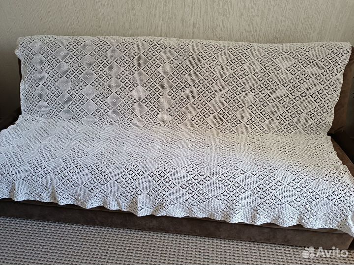 Большая вязаная скатерть или покрывало