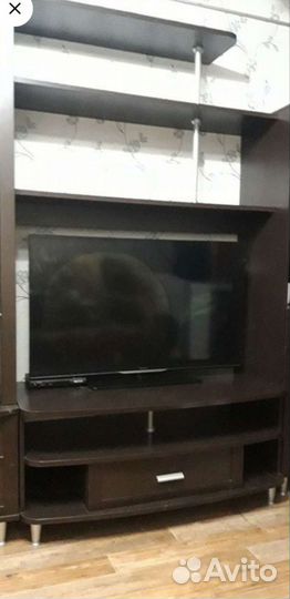 Тумба под тв и подвесные полки