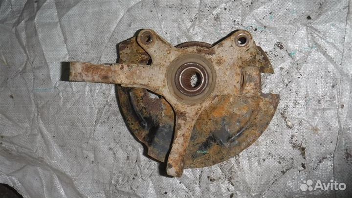 Кулак поворотный передний левый Hyundai Getz 2002