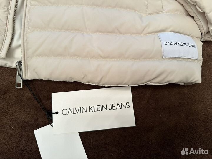 Куртка новая Calvin Klein
