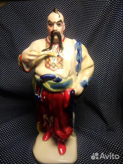 Фарфоровые статуэтки