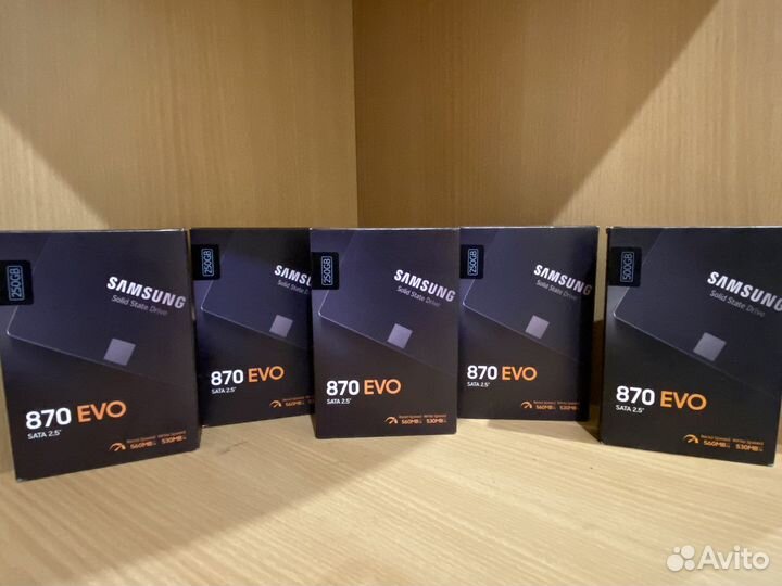 250 GB ssd 870 EVO Samsung