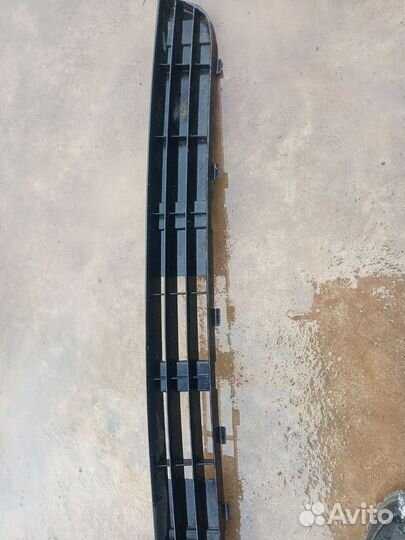 Решетка в бампер передняя Audi 80 B3 седан