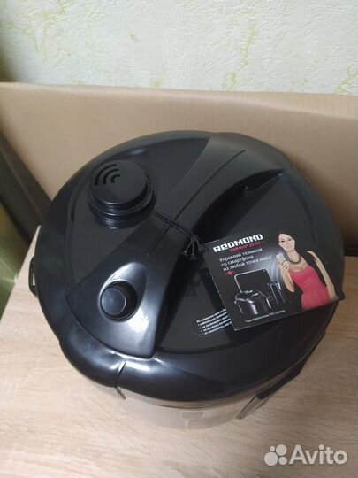 Мультиварка Redmond RMC-M40S