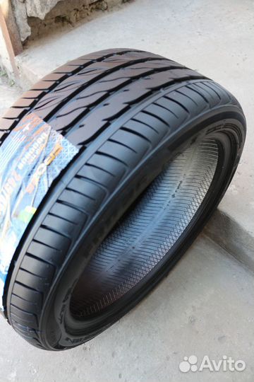Farroad FRD26 245/40 R18 97W
