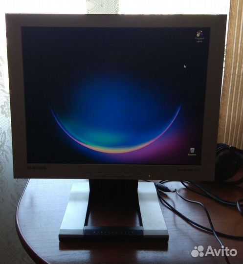 Монитор Samsung SyncMaster 152s + набор кабелей