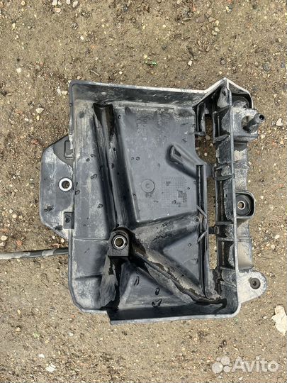 Площадка аккумулятора акб Фольксваген поло 5